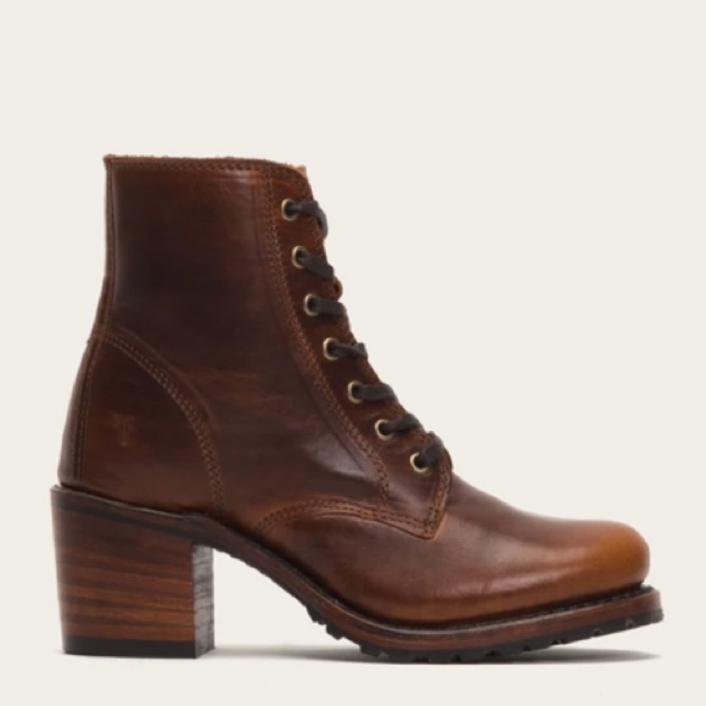 Frye Sabrina 6G Lace Up Boots